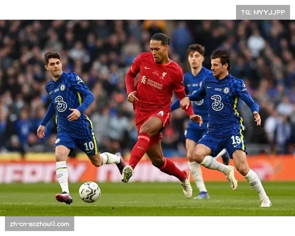 范戴克对抗成功率高达七成五 防守数据领跑英超后卫群